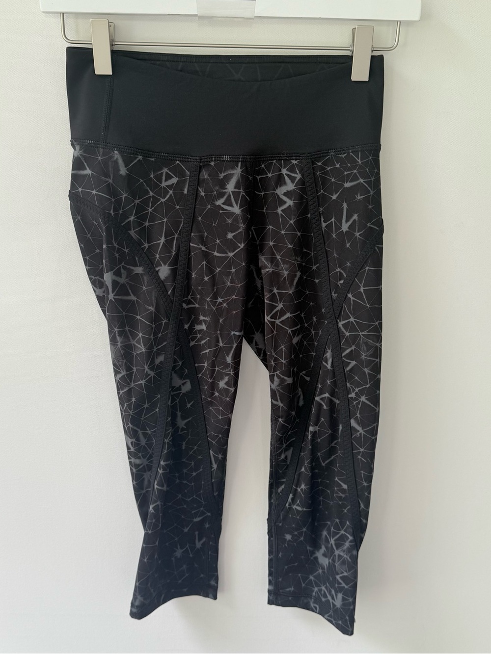 Lululemon Pedal Pace Crop Star Crushed Coal Black / Black size 4 style W6E48S